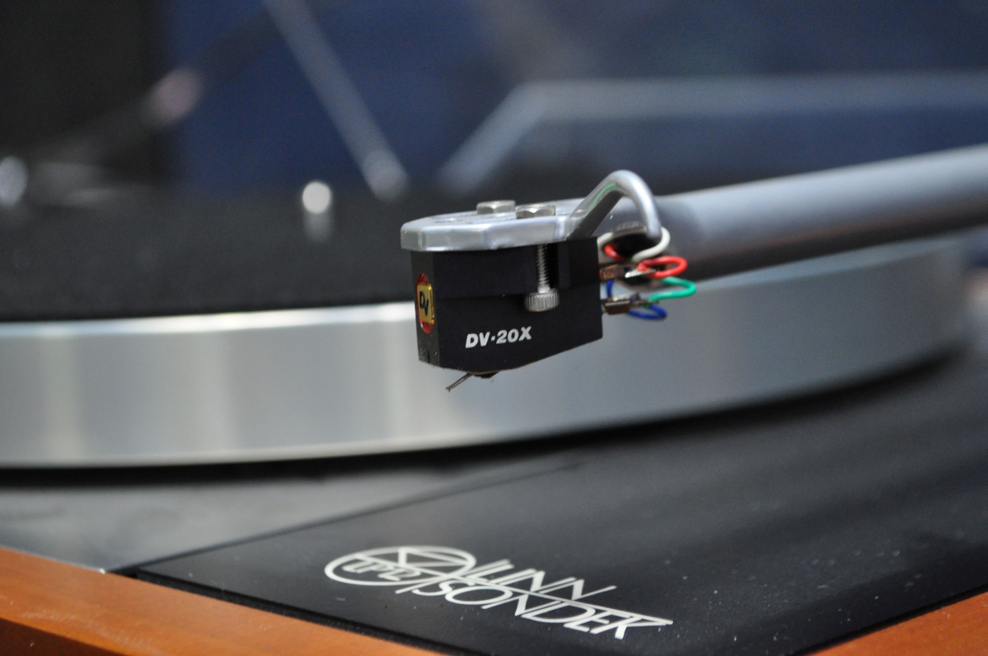 Linn Sondek LP12 Turntable Sold £1,150 Page Top