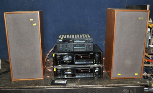 Thsi collection of component hi-fi gear sold at £700.