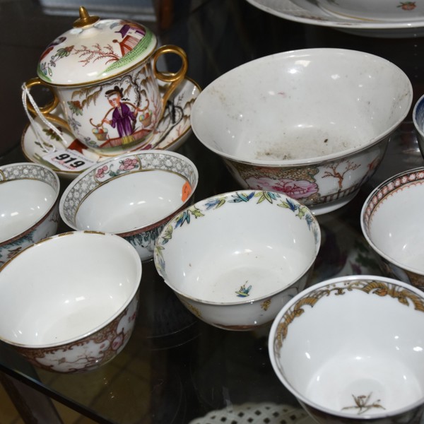 Late C18th And C19th Porcelain Sold £1,050
