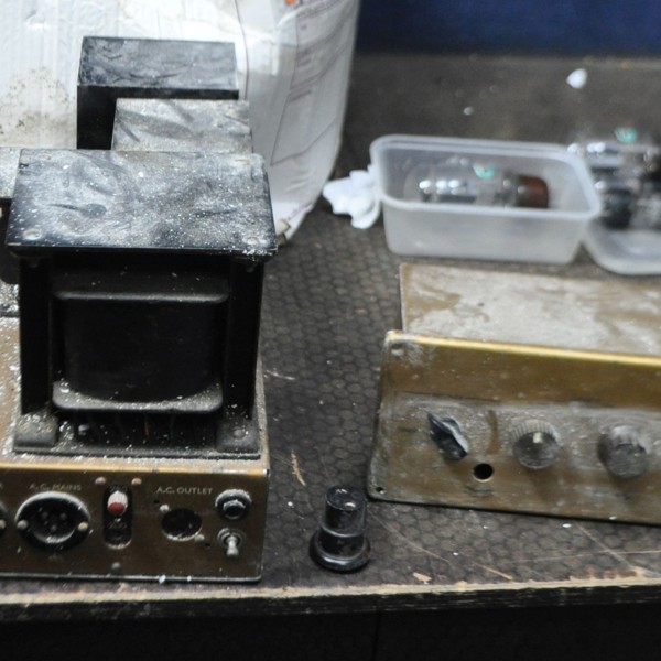 Vintage Leak Point One 12W Valve Amplifier And Varislope Mk2 Pre Amp Sold £1,350